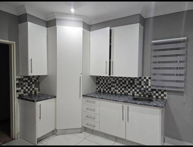 4 BEDROOM PROPERTY TO RENT IN GLEN MARAIS